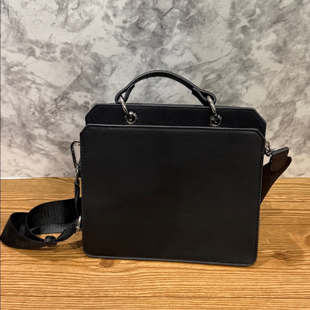 Steve Madden Black Messenger Bag for Men - Picture 2 of 8